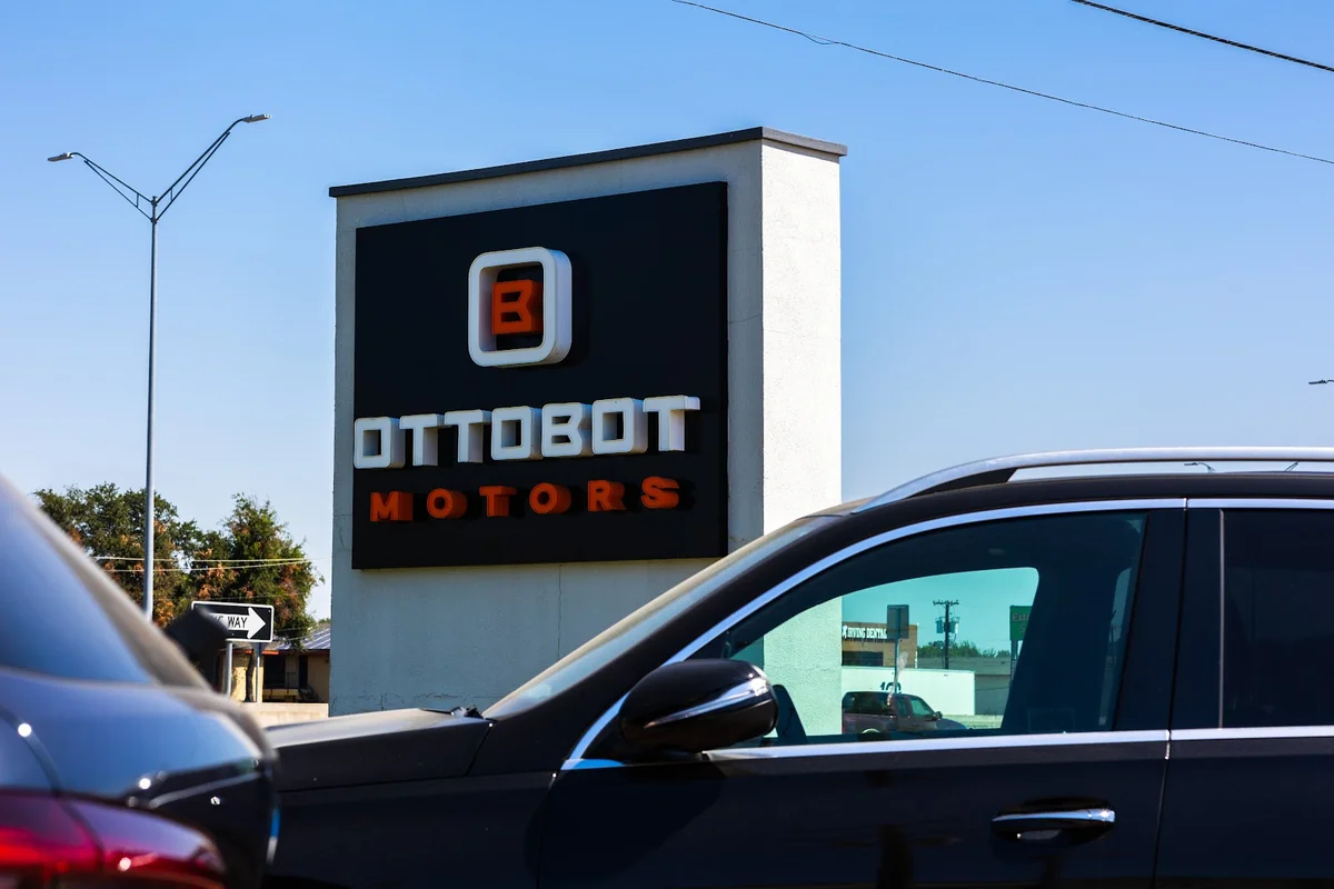 Ottobot Motors Irving Airport Freeway lot